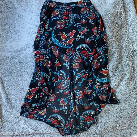 High Low Floral Skirt - Picture 2 of 8